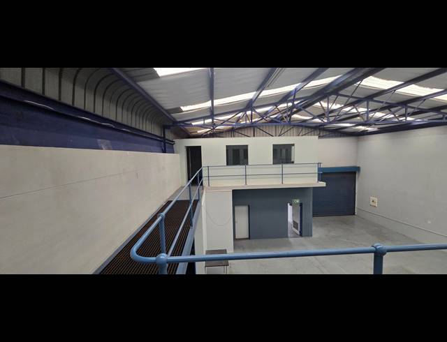 720M² WAREHOUSE TO LET IN RIVERSIDE PARK